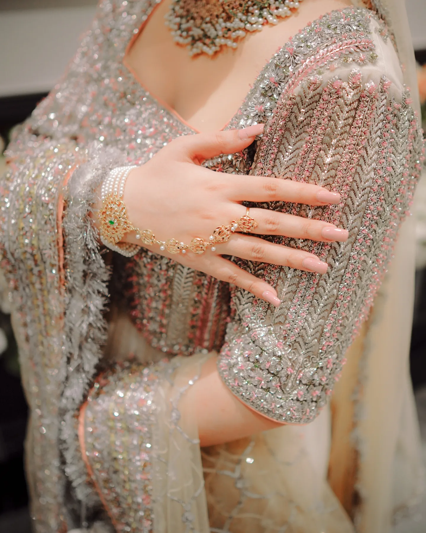 Candid wedding photography by Eesha Muneeb in Faisalabad — image 3